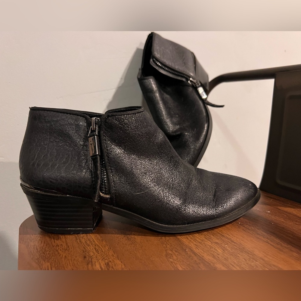 Vera Wang bootie